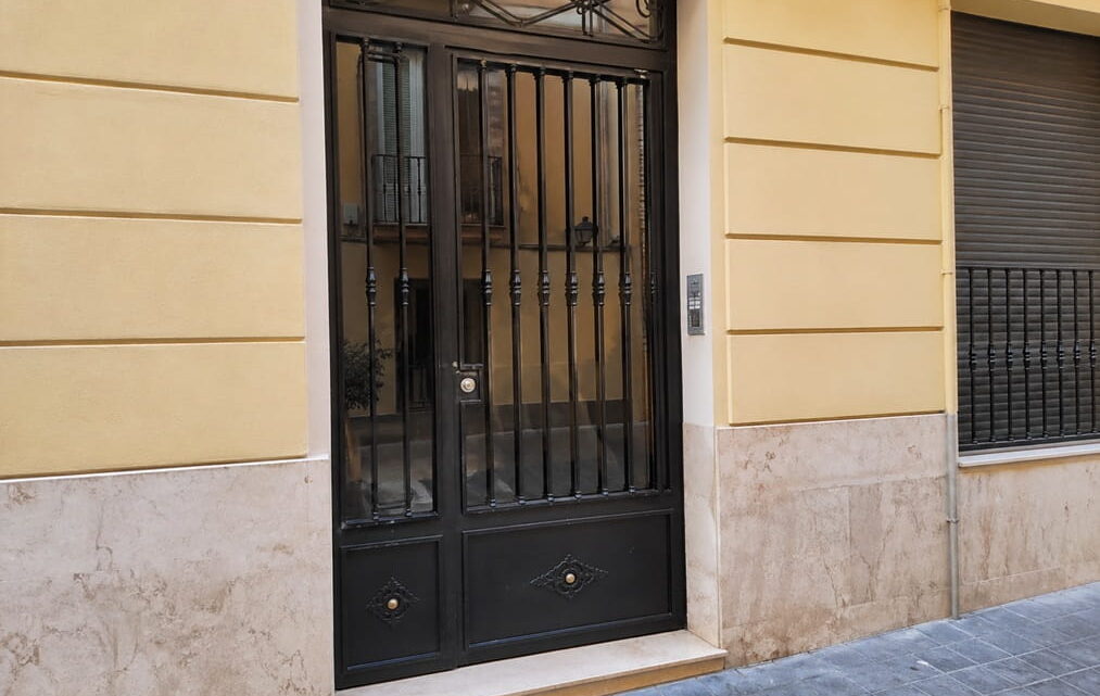 Cerrajero en Grao de Gandía para portal residencial
